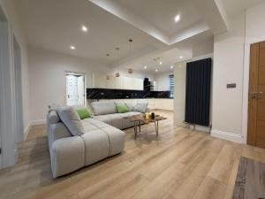 Apartment Sleeps 5 with Enclosed Garden