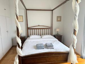 Unique Spacious new 3BDR apt in MousonFilopappou