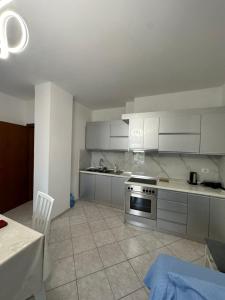 Apartament 6 B