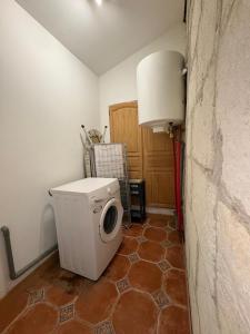 Appart 6 pers dans château clim, tourelle privée