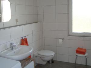 Apartment Komfortable Ferienwohnung mit großem Garten by Interhome