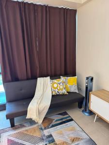 Two Palm Tree Villa at Newport City near Airport T3