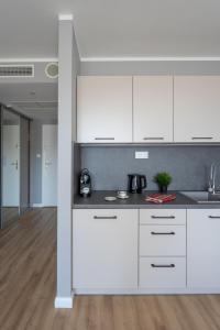 ProperUNIT Big City Lights Apartment with AC