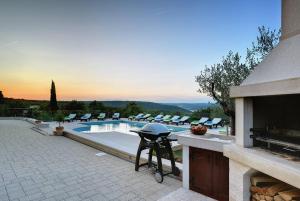 Villa Rachele with Sea View and Private Pool by Istrabook