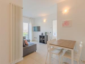 Apartment Sole e Fiori by Interhome