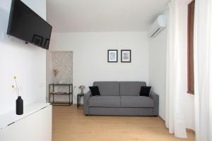 Navigli Studio 6 - Two Steps from Porta Genova by InnStay