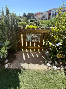 Apartment with Garden, next to the pool and beach, close to Saint-Tropez