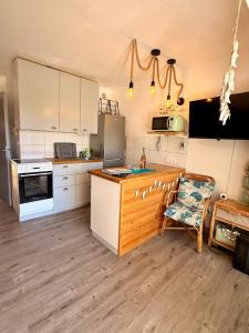 Apartment with Garden, next to the pool and beach, close to Saint-Tropez