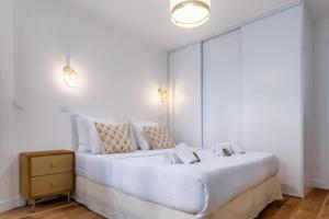 Lovely Apartment in Paris - Champs Elysées