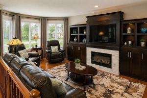 Spacious Luxury 4BR Getaway Near Casino and Magic Mountain