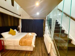 Spacious apartment with private patio