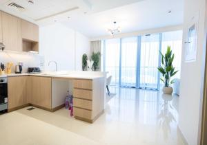 Endless Ocean View Waterfront 1 Bedroom Apartment by Island Properties