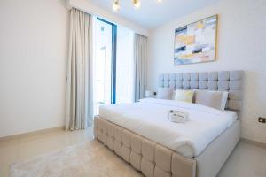 Endless Ocean View Waterfront 1 Bedroom Apartment by Island Properties