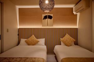 5 minutes by train to Namba Direct access to Namba, Umeda, Tennoji, KIX, and Nara Japanese-style experience 8-minute walk to the station 3 minutes to a large hot spring
