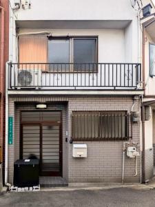5 minutes by train to Namba Direct access to Namba, Umeda, Tennoji, KIX, and Nara Japanese-style experience 8-minute walk to the station 3 minutes to a large hot spring