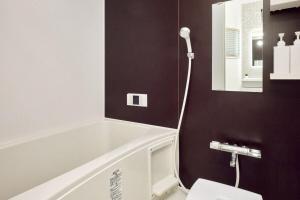 5 minutes by train to Namba Direct access to Namba, Umeda, Tennoji, KIX, and Nara Japanese-style experience 8-minute walk to the station 3 minutes to a large hot spring