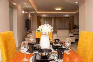 Savy Homes-Shawmut Suites