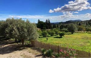 Encantadora finca con piscina en la naturaleza
