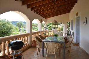 Encantadora finca con piscina en la naturaleza