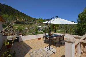 Encantadora finca con piscina en la naturaleza