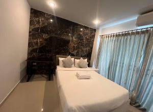 Large condo middle of jomtien, near the beach 42m2
