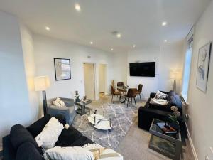 2 Bed Apartment – Steps from Oxford Street