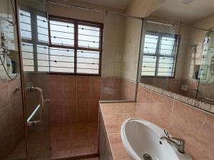 Dual Balinese Villa Bkt Indah KTV Room Wedding Party