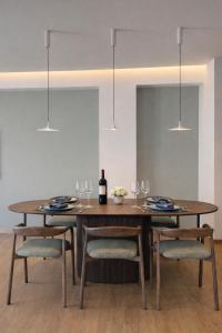 Aspasia 2BR Luxury Apartment with Jacuzzi & Private Acropolis View