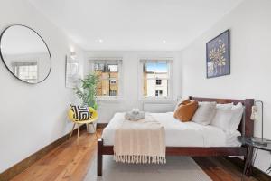 Huge Hoxton Apartment- Private Roof Terrace