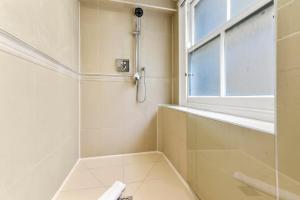 2 Bed House- Piccadilly