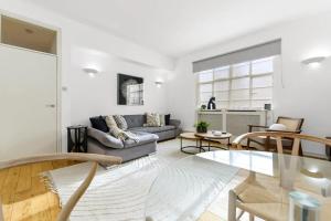 1 Bed Apartment with elevator- Mayfair 6