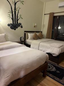 Hotel Sauraha Village