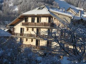 Charmant 3 pièces avec balcon, piscine et poêle à bois, proche des pistes à Serre Chevalier-Chantemerle - FR-1-762-26