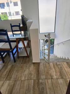 Pronto para Morar casa com Varanda e Wi-Fi a 3min da Praia