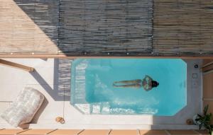 Casa Doma Luxury Suite with Seaview, Heated Pool and Private Parking