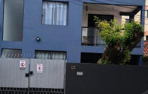 Pronto para Morar casa com Varanda e Wi-Fi a 3min da Praia