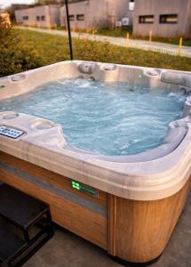 Nature Lake Village – Villa Ephélia n°29 – 4 personnes avec jacuzzi