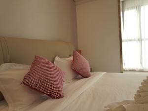 River & City View Studio Suite
