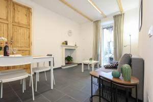 Palazzotto Manzoni Civico 4, in centro a 2 passi dal Lago
