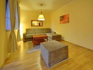 One-Bedroom Apartment with Kitchen room in Apartamenty Sun Seasons 24 - Rezydencja Pod Świerkami