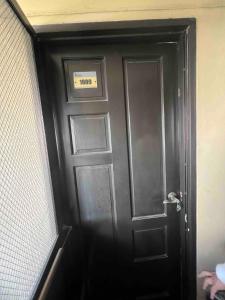 Condo near BGC Cypress Towers with 100MPBS Wifi
