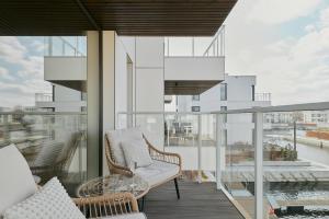 Sol Marina - Pool, SPA, Wellness, Riverview & Parking by Downtown Apartments