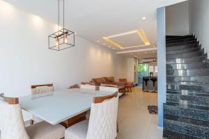 Casa Climatizada com Hidromassagem em Jacarepagua