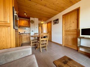 Appartement de charme, vue Mont Charvin, parking - FR-1-505-116