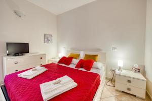GuestHost - Comfy Apartment 200 mt from the Lake!