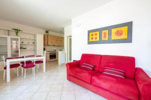 GuestHost - Comfy Apartment 200 mt from the Lake!