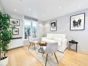 Spacious flat for 4 - Eiffel Tower