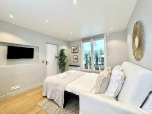 Spacious flat for 4 - Eiffel Tower