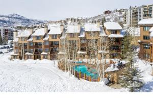 AN116 - Antlers Steamboat Springs