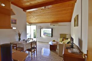 Shared gardened accommodation with bbq and sea view
